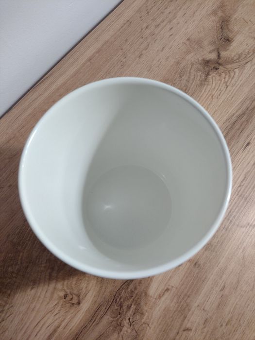 Doniczka, osłonka biała ceramiczna