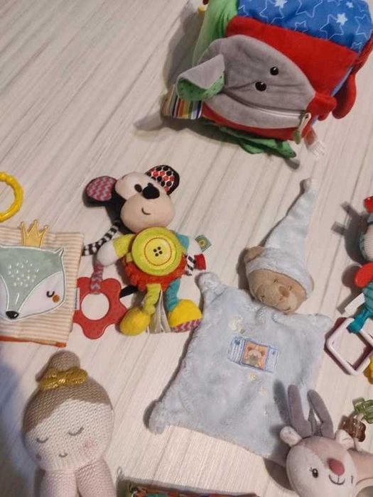 zestaw zabawek dla malucha całość 20 zł