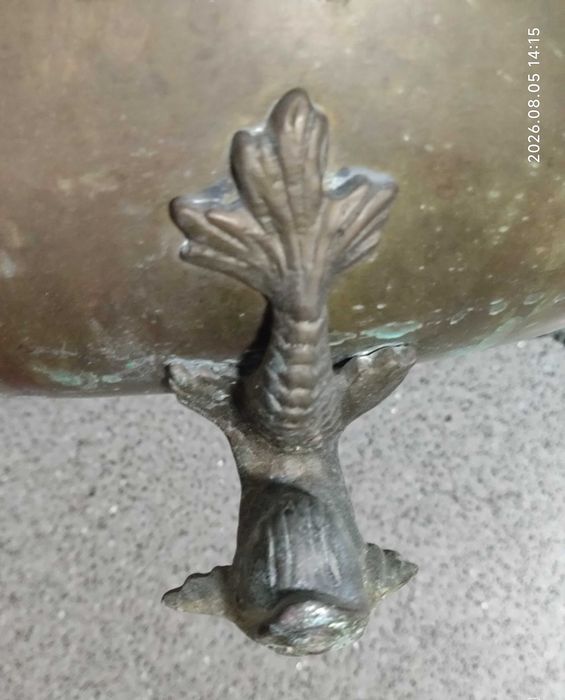 Floreira antiga em latão