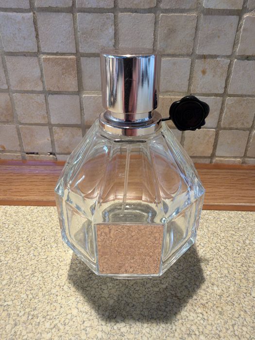 Pusty flakon Flower Bomb Victor & Rolf 100 ml
