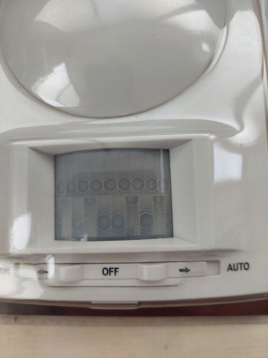 Foco luz com sensor de presença novo na caixa