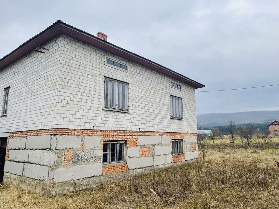 Незавершене будівництво 140 м² та технічна будівля