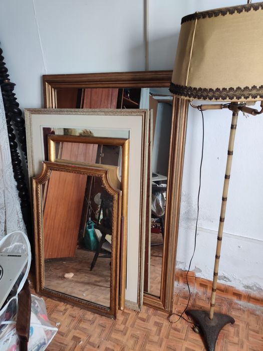 Espelhos em talha dourada e estanho