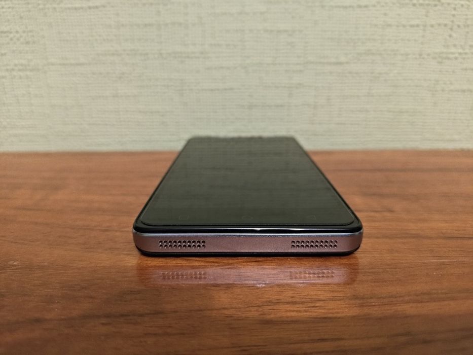 Lenovo Vibe P1m(ma40) небольшое восстановление или запчасти, смартфон