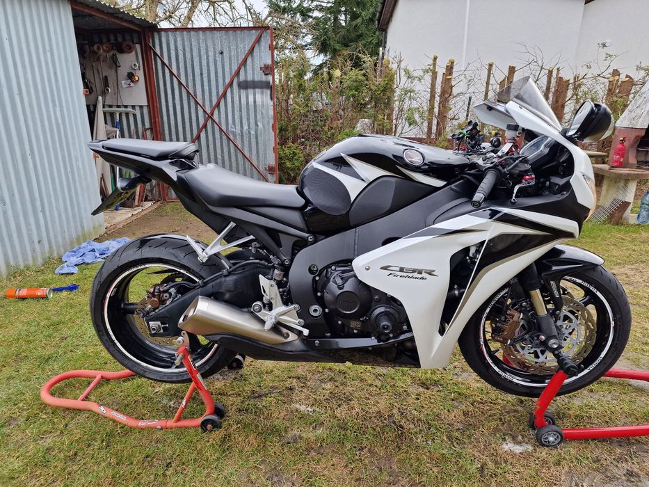 Sprzedam Hondę CBR 1000RR
