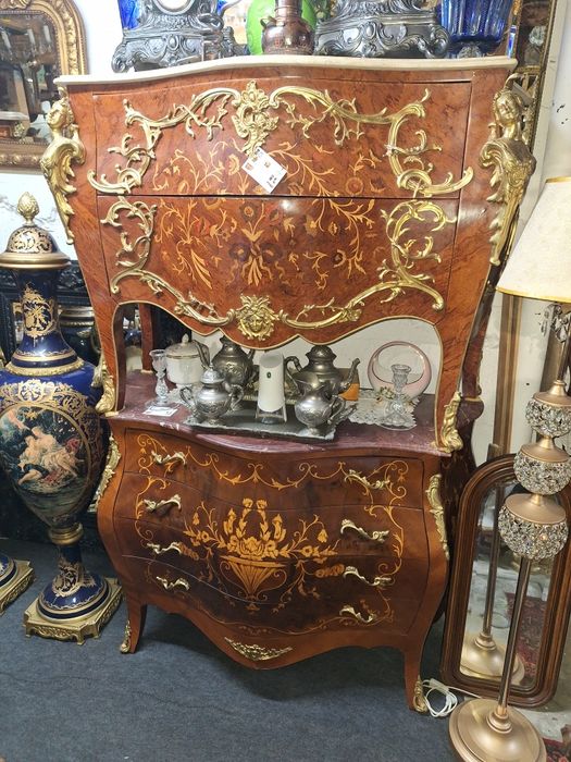 Comoda Louis XV  antiga