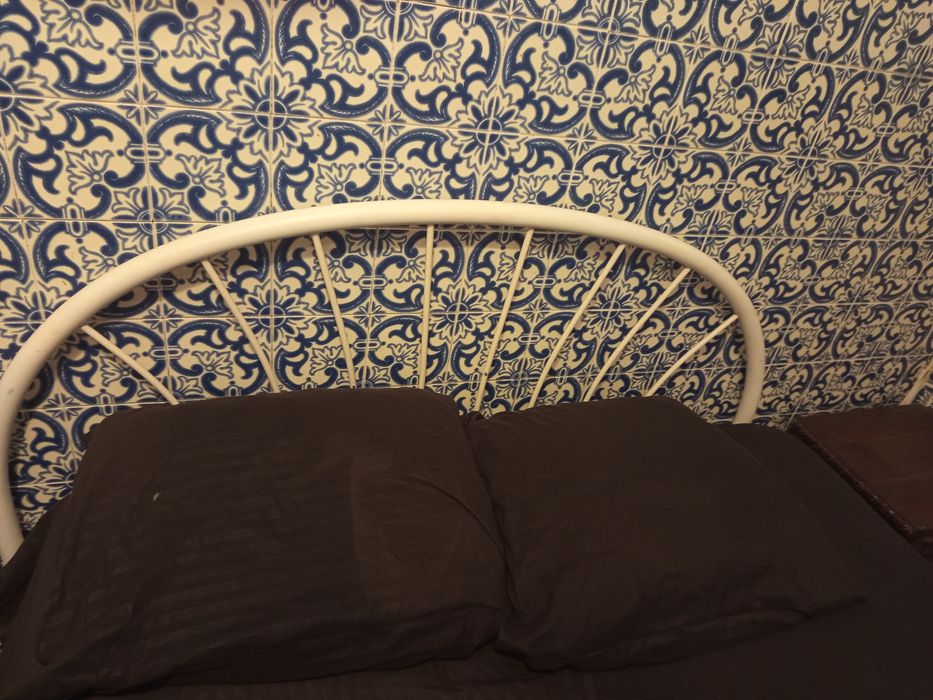 Cama de casal em ferro com colchão