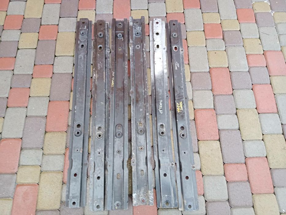 Суппорта предні,задні ,диски Vivaro,Trafic,vw t4 опора пружини..Балка.