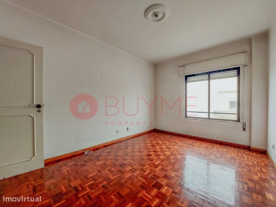 Apartamento T3 com Terraços e Garagem em Loulé