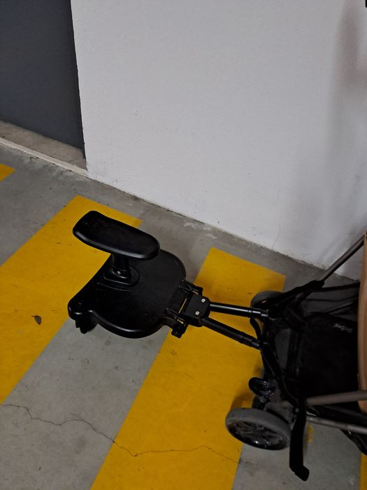 Adaptador Universal Com Roda E Assento Para Carrinho De Bebé Preto