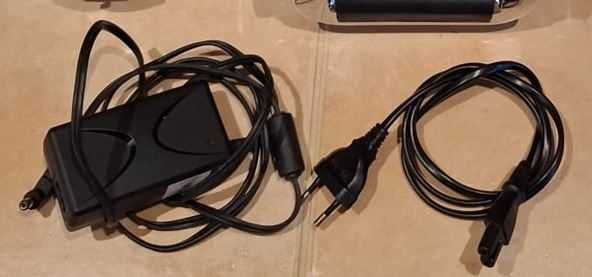 BOSS GT100 pré AMP e processador de efeitos+ alimentador