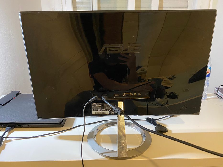 Monitor Asus NOVO