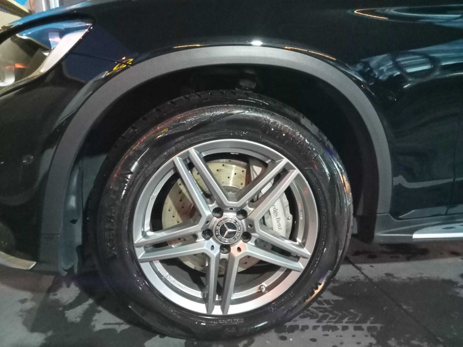 Vendo 4 jantes com pneus 235/60 R18