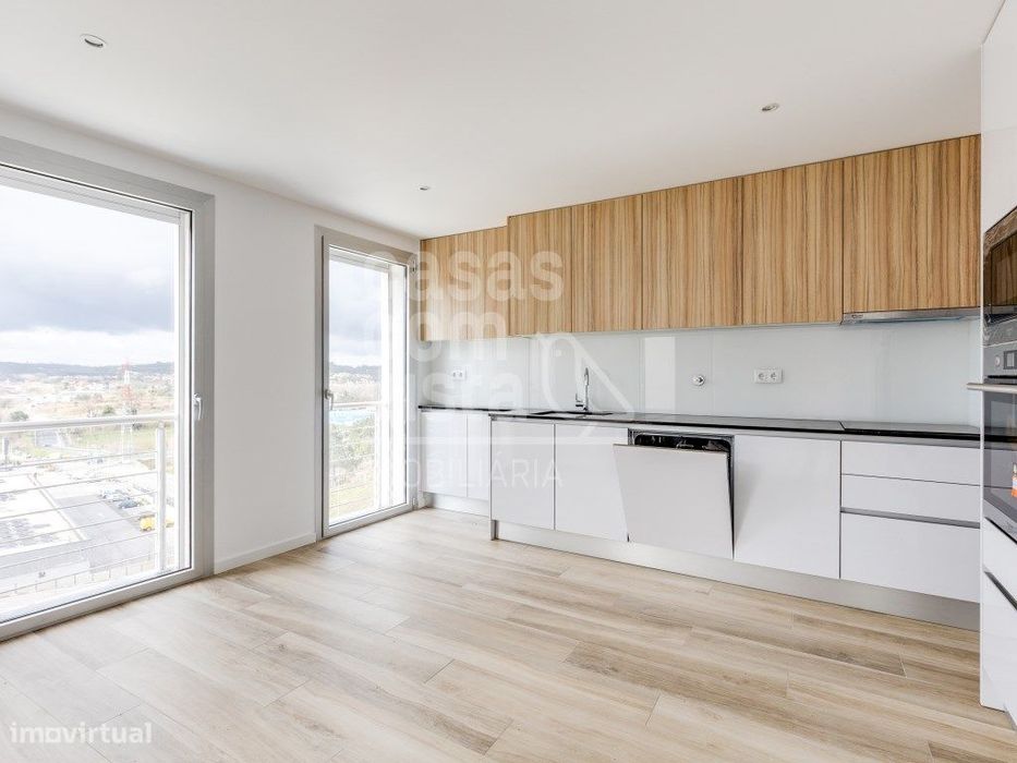 Apartamento T4 de arquitetura moderna junto da cidade, Pombal -Leiria