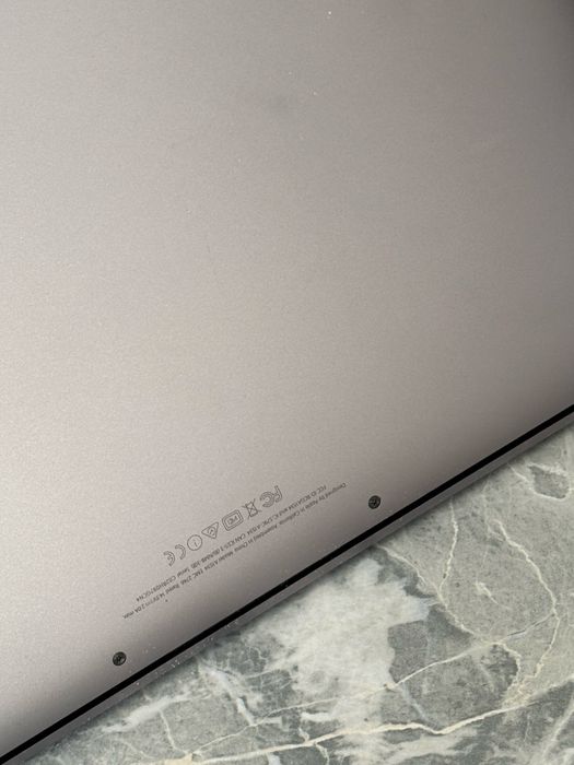 Продам MacBook air 2015