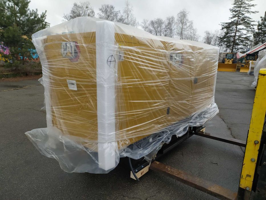 На складі у Києві дизельний генератор CATERPILLAR DE220GC (174.2 кВт)