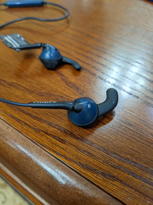 Безпровідні навушники Philips
