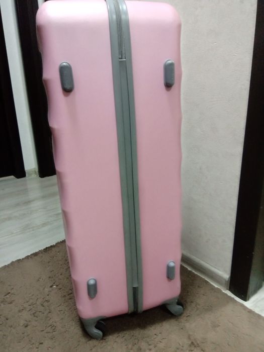 Чемодан дорожный огромный Ventura