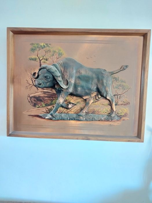 Quadro em alto relevo de touro
