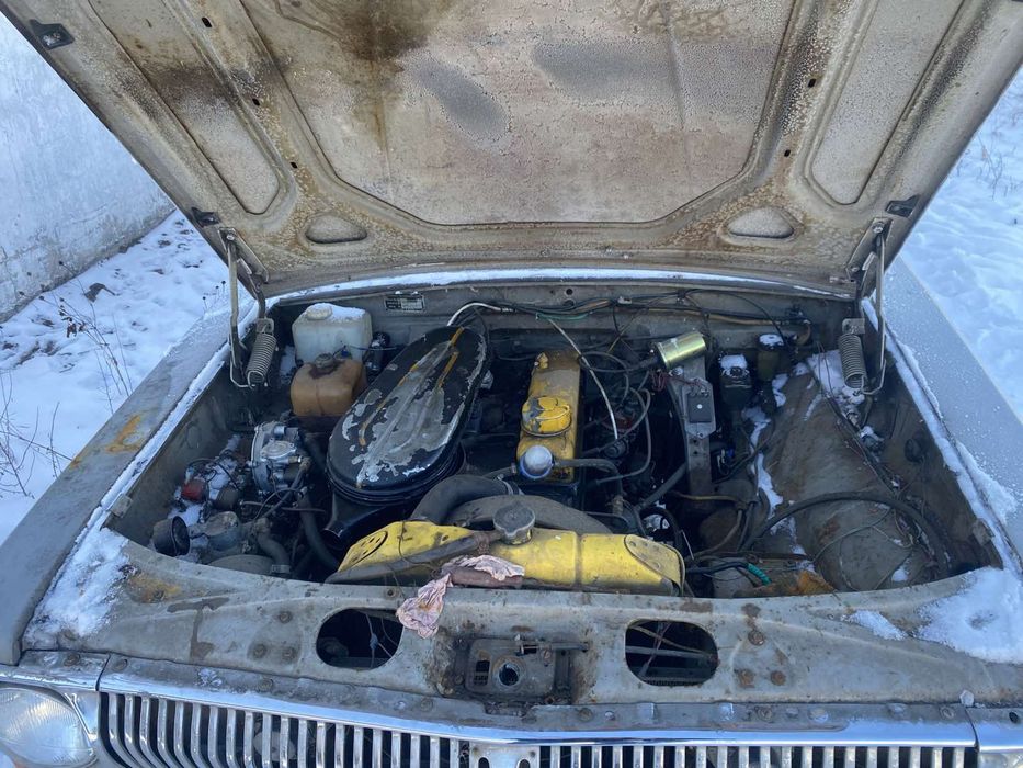 Газ 2401 в родном окрасе