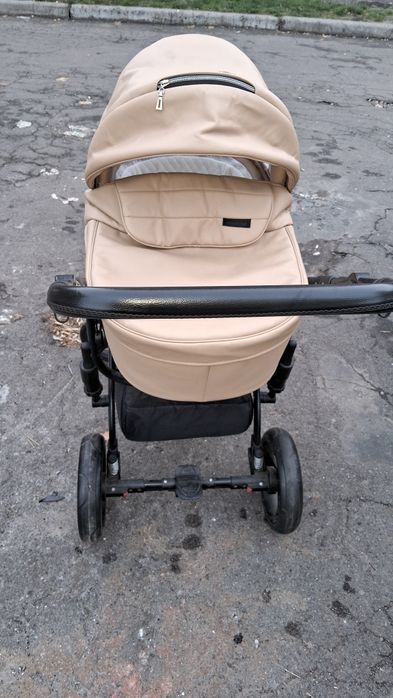 Дитячий візочок .