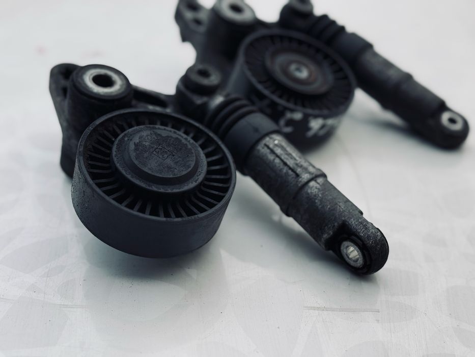 Кивачка ролик натяжитель Ауді А6 С6 2.7 3.0 ківачка Audi A6 C6 шрот