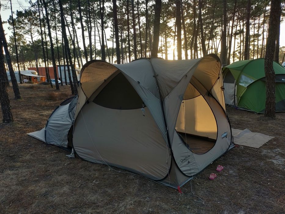 Mal com mesa e cadeiras dobrável