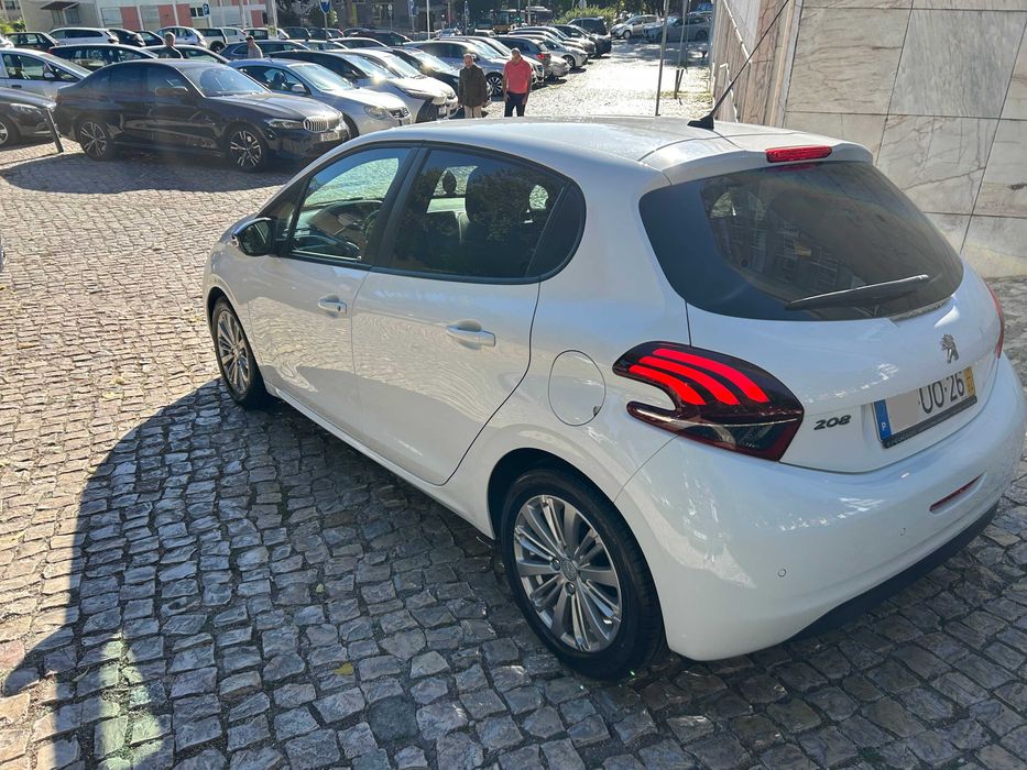 Peugeot 208 1.2- 82Cv- Versão Style - 2018