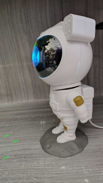 Projektor gwiazd - lampka nocna - Astronauta