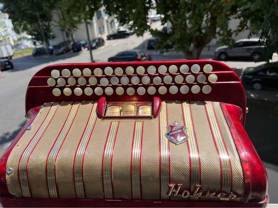Acordeão Hohner Amati IIB  à 2a voz com três filas - pronto a tocar - correias novas