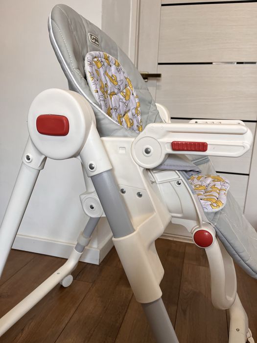 Стільчик для годування