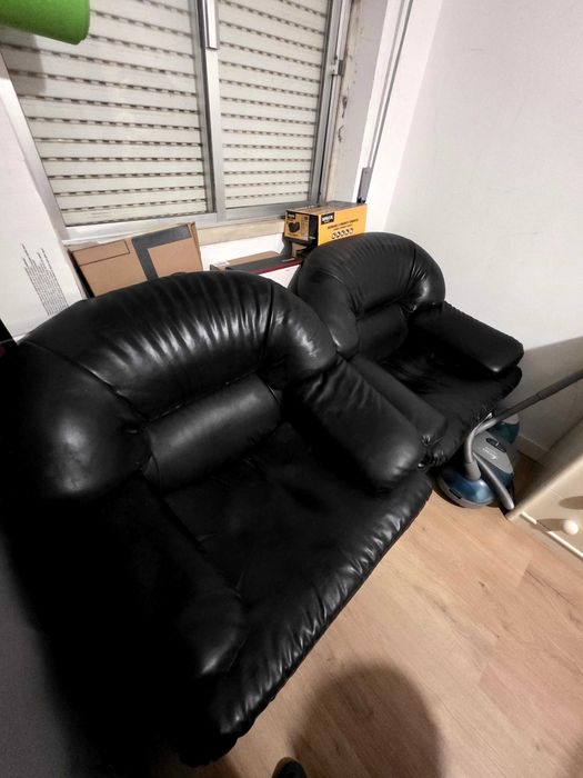 3 sofás de couro