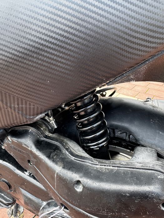 Скутер. 100 куб. Piaggio. Zip 100. 4t.