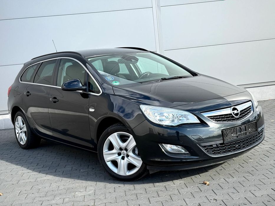 Opel Astra • 1.4 Benzyna • Automat • 140 KM • Czujniki parkowania • Serwisowany