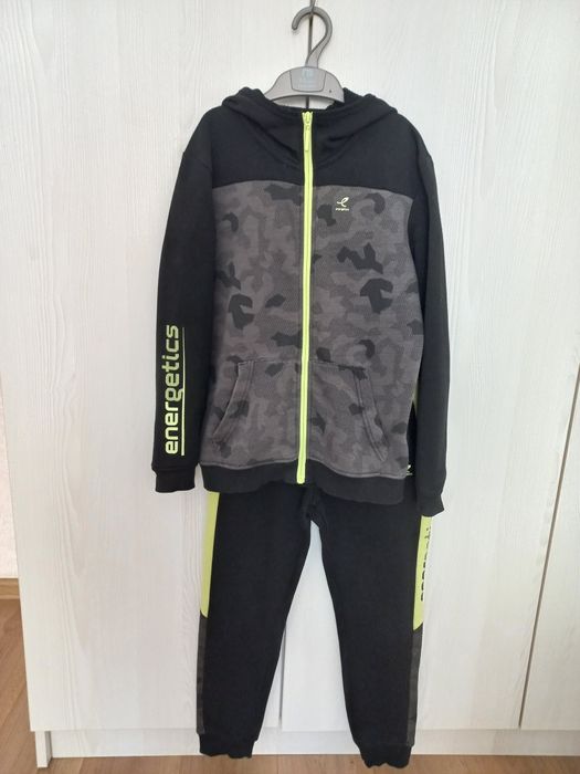 Продам спортивний костюм