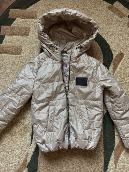 Куртка на дівчинку