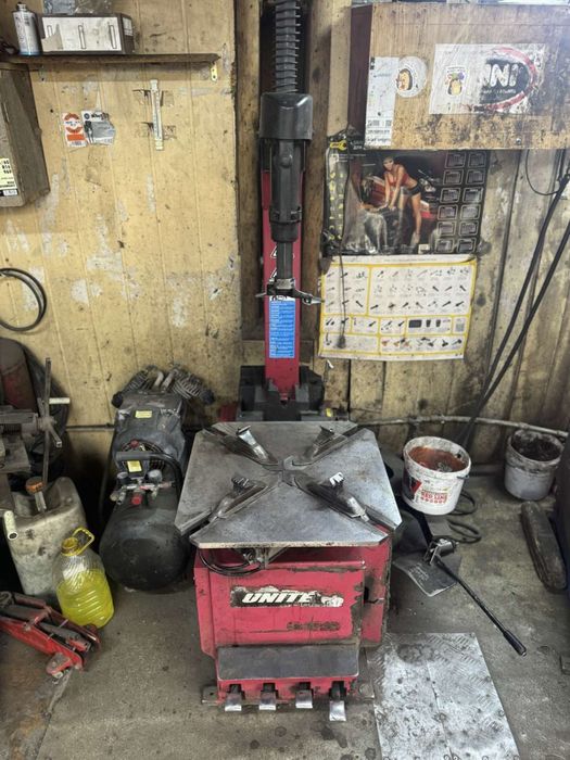 Шиномонтажний станок, Станок для бортування коліс