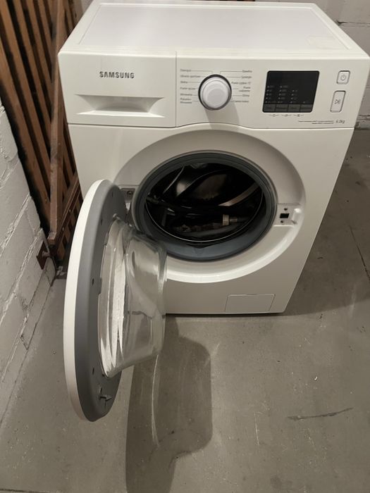 Pralka SAMSUNG (6kg) w bardzo dobrym stanie