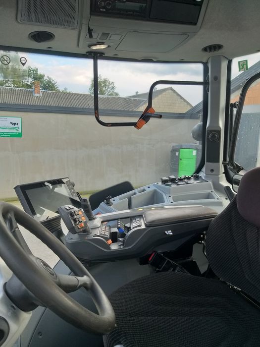 Ciągnik rolniczy Valtra 214 Direct