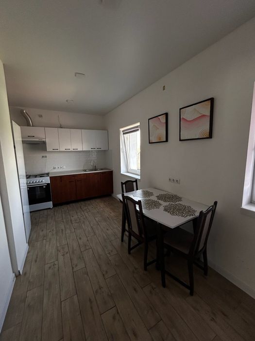 Великий будинок у місті з усіма зручностями. Є ділянка 39852