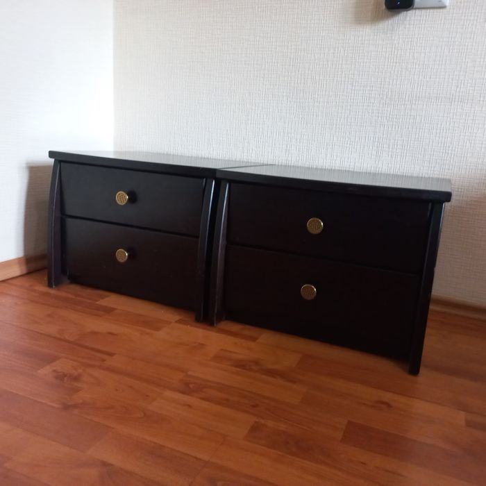 Прикроватна дерев'янна тумба Єстелла Вега