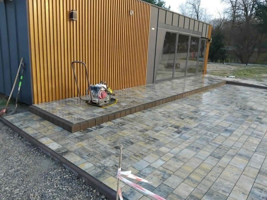 Układanie kostki brukowej