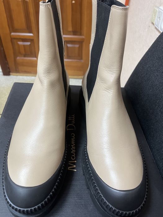 Шкіряні ботинки бежеві Massimo dutti