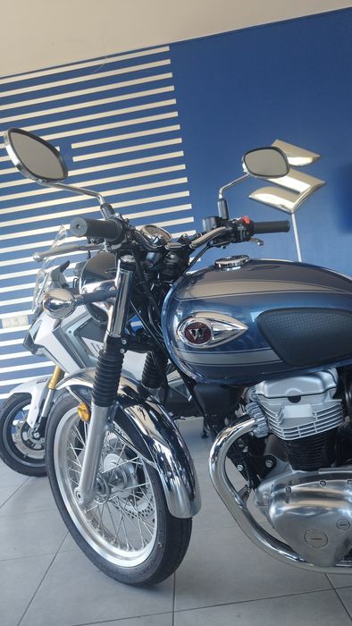 W 800 Kawasaki c/Nova 2025