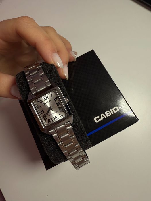 годинник жіночий (casio)