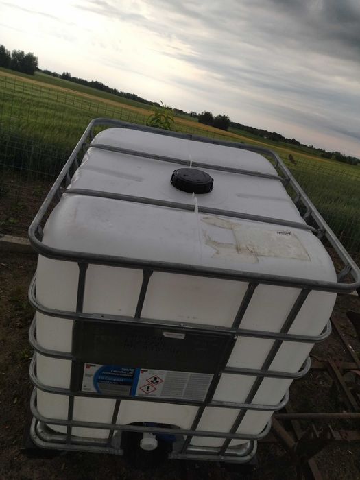 Sprzedam  zbiorniki 1000 l