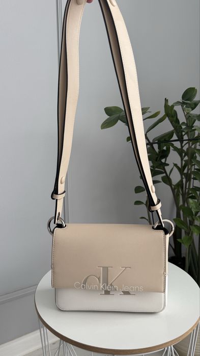 Продам сумочки, сумки Calvin Klein, Guess