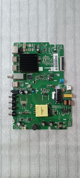Bravis LED-32E6000 Smart +T2