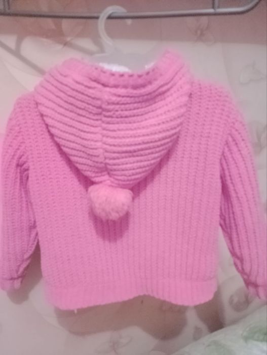 Тепла кофточка для маленької дівчинки