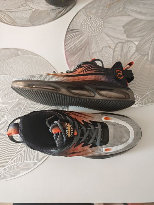 Buty sportowe. Używane 2 godziny . Rozmiar 42
